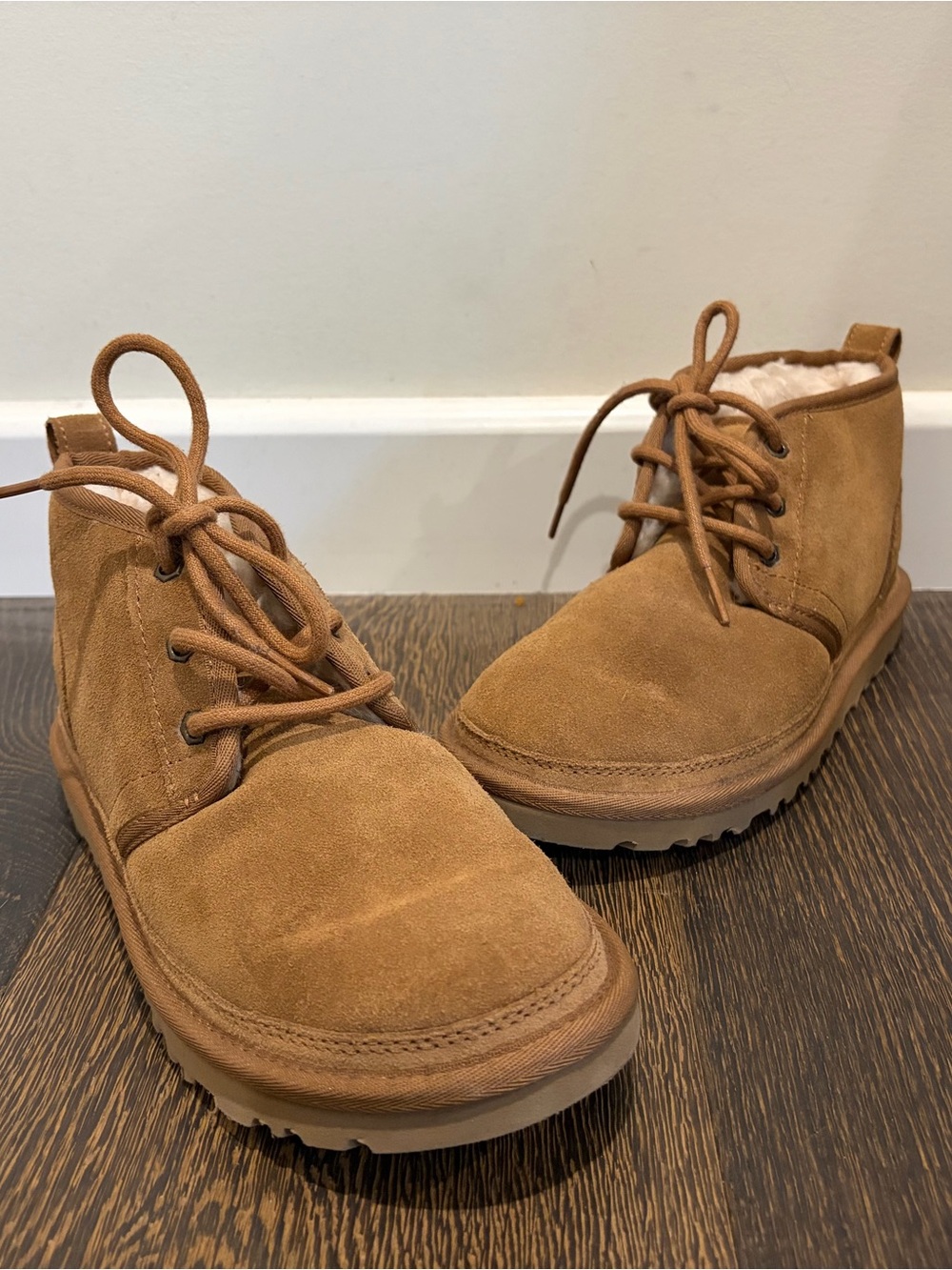 UGG Neumel Women's Brown Suede Shearling Lined Chukka Ankle Boots Size 6